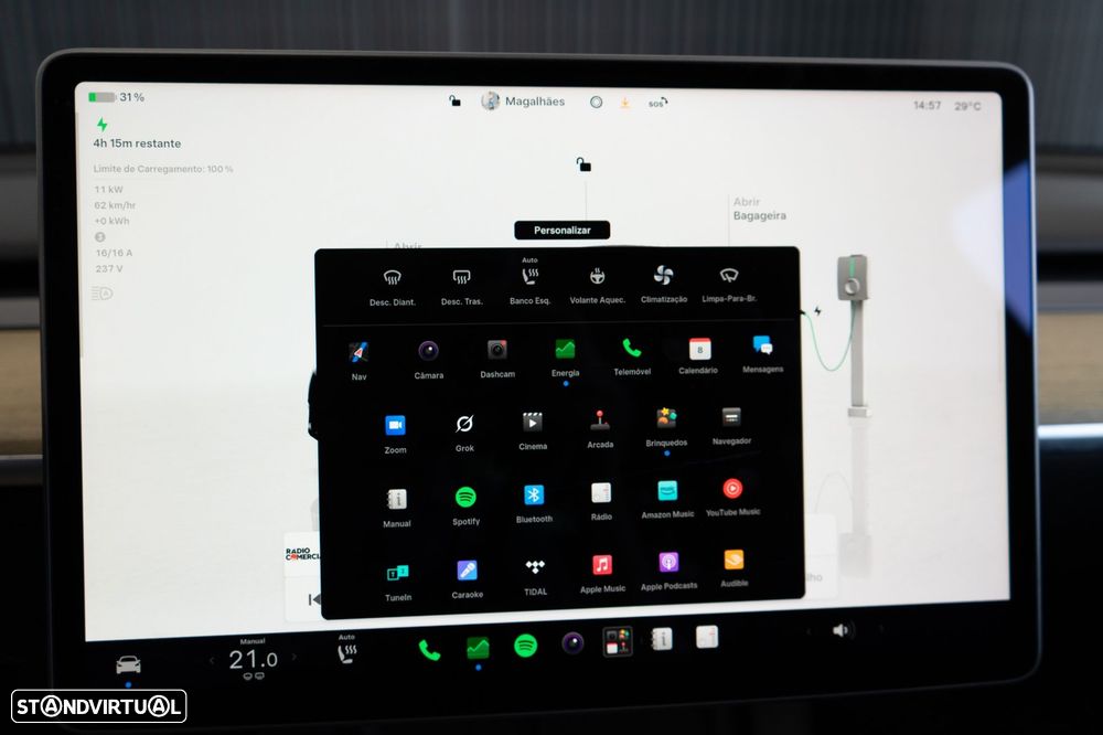Tesla Model Y Standard RWD - 27