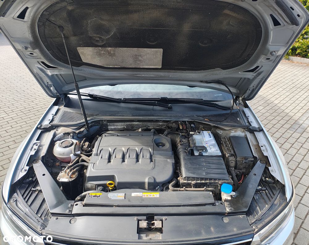Volkswagen Passat 2.0 TDI Business DSG - 23