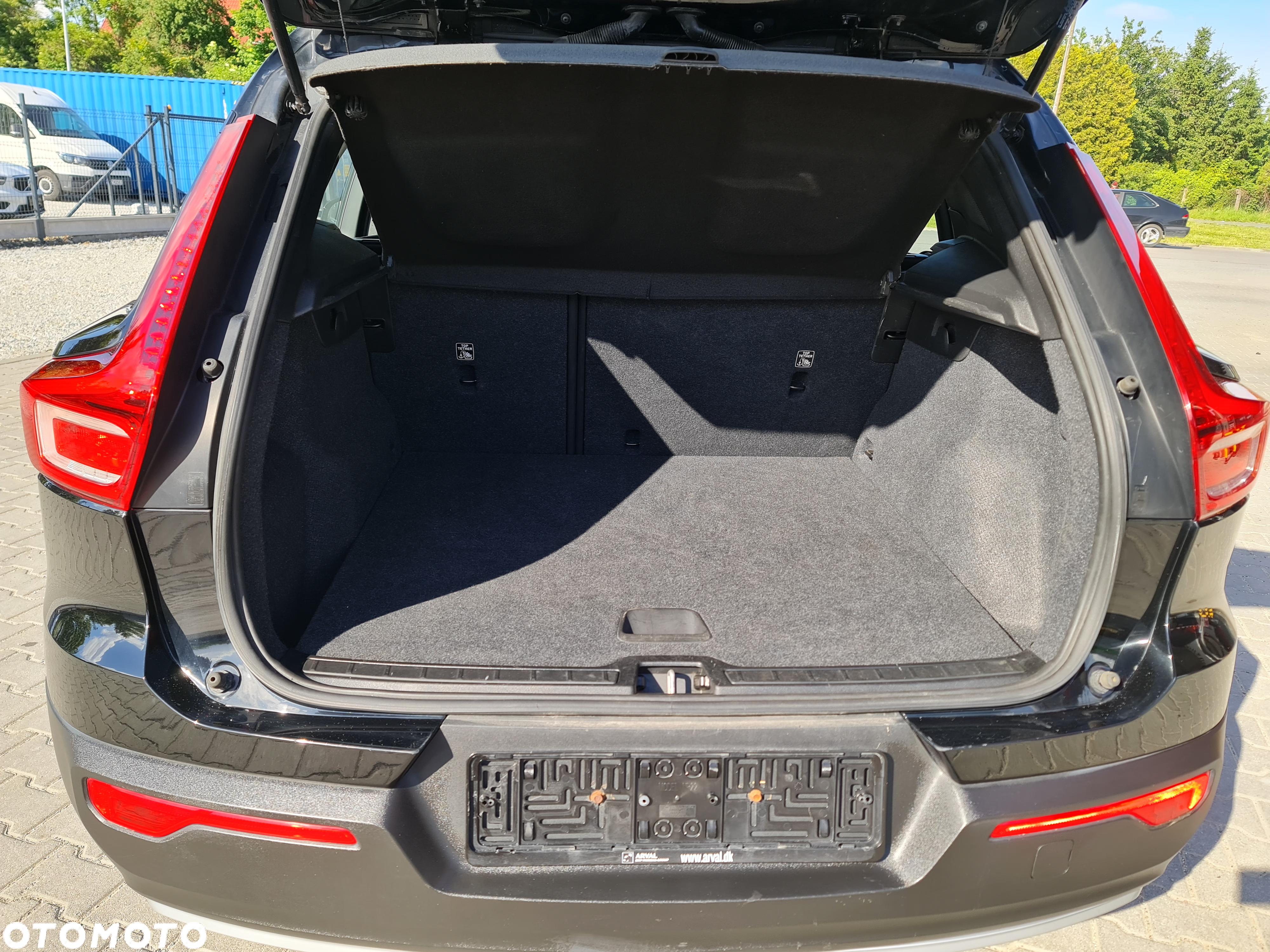 Volvo XC 40 D3 AWD Geartronic Momentum Pro - 12
