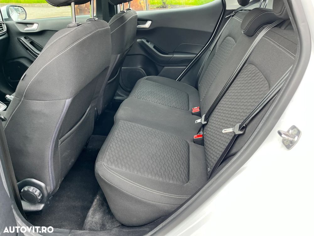 Ford Fiesta - 12