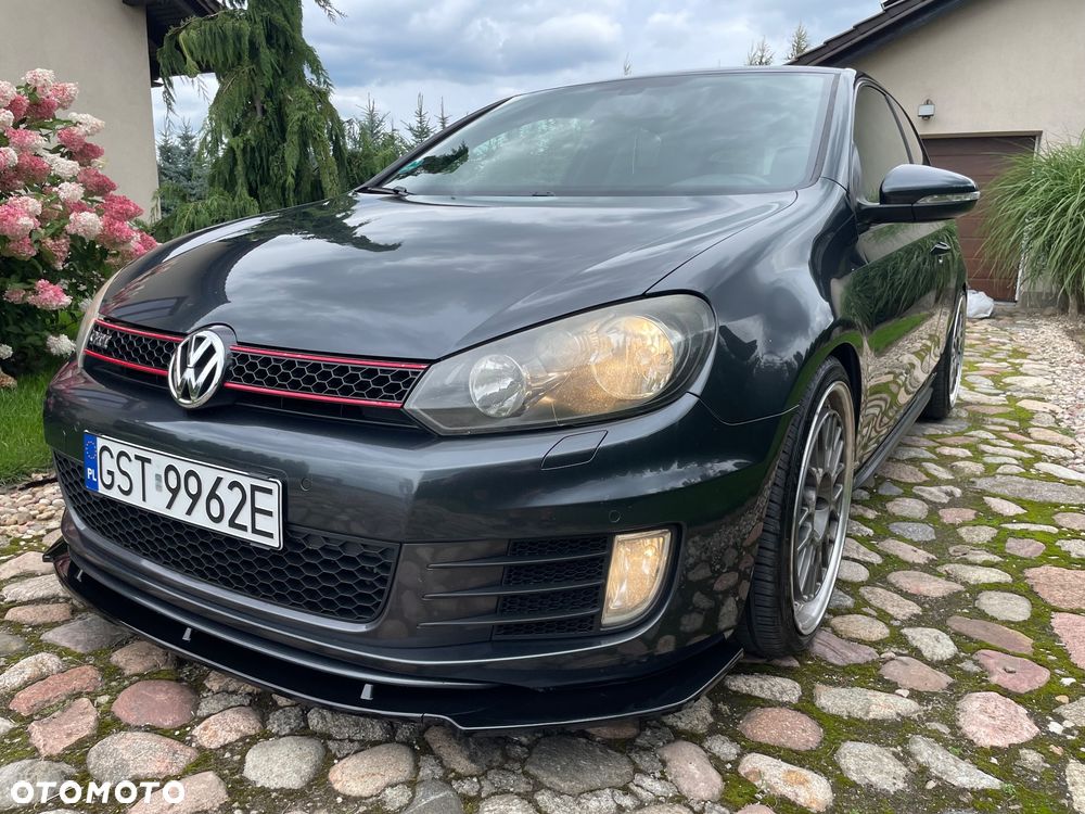 Volkswagen Golf - 2