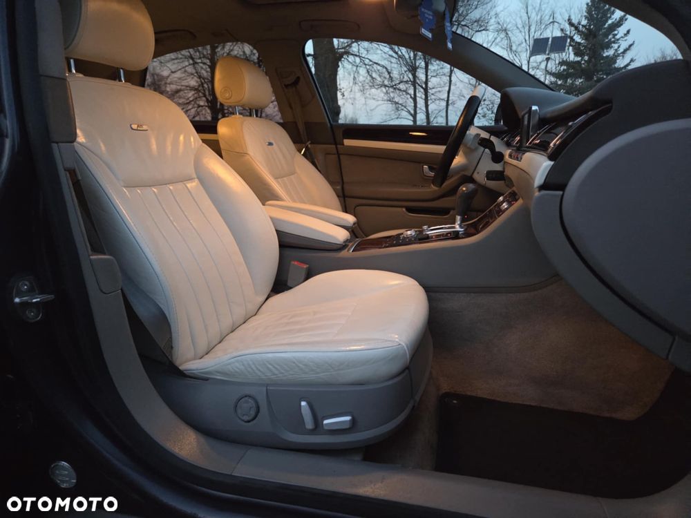Audi A8 4.2 Quattro - 28