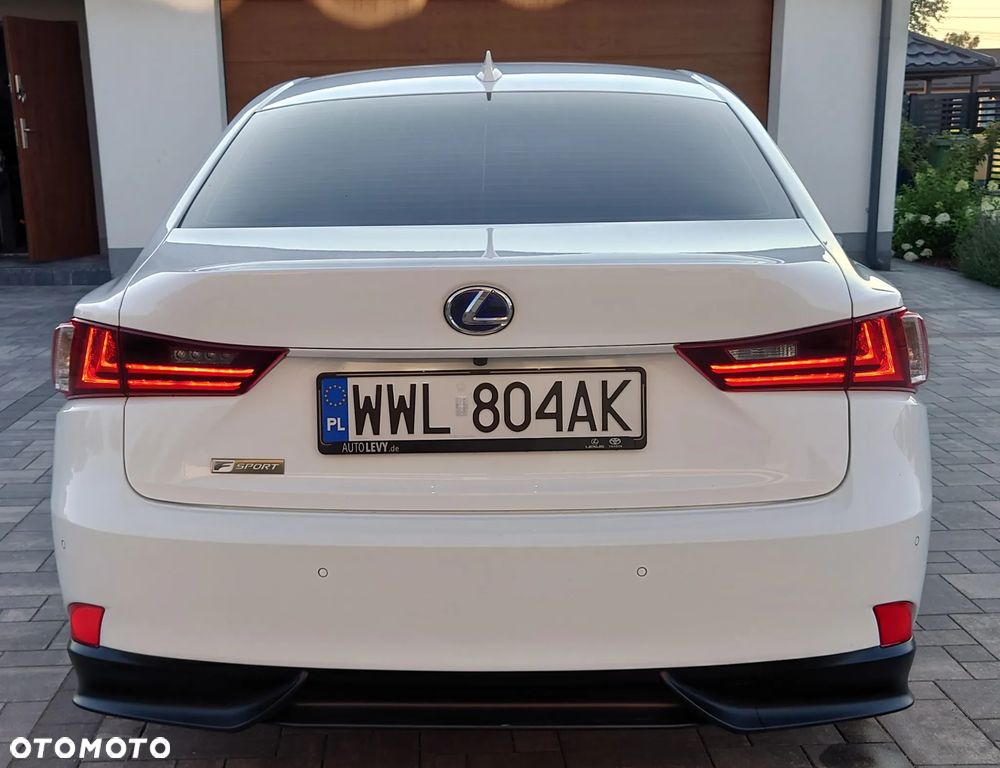 Lexus IS 300h F Sport - 5