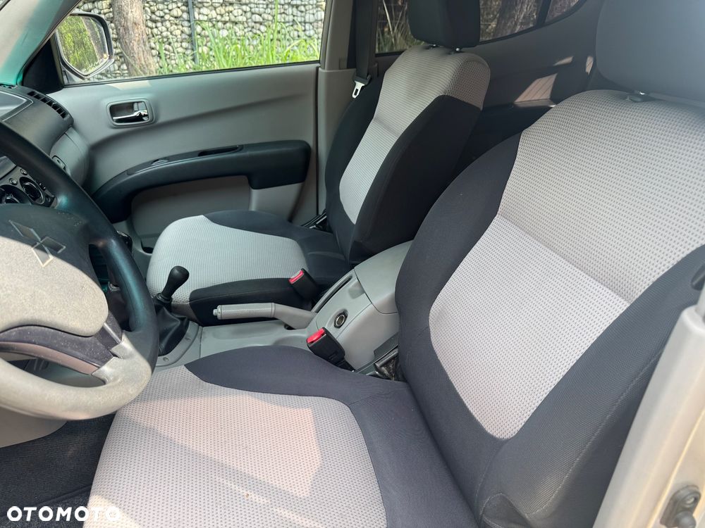 Mitsubishi L200 2.5 DID Intense + - 33
