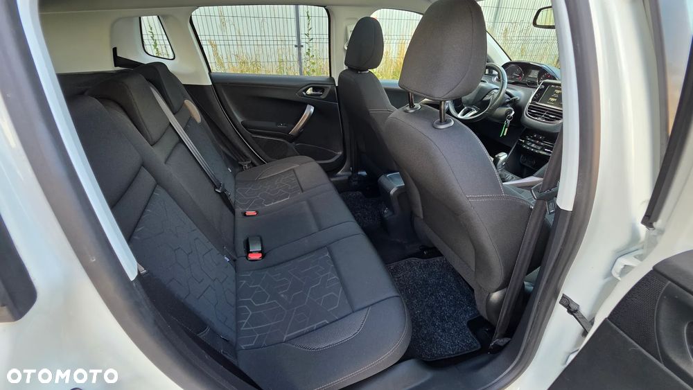 Peugeot 2008 1.5 BlueHDi Style - 19