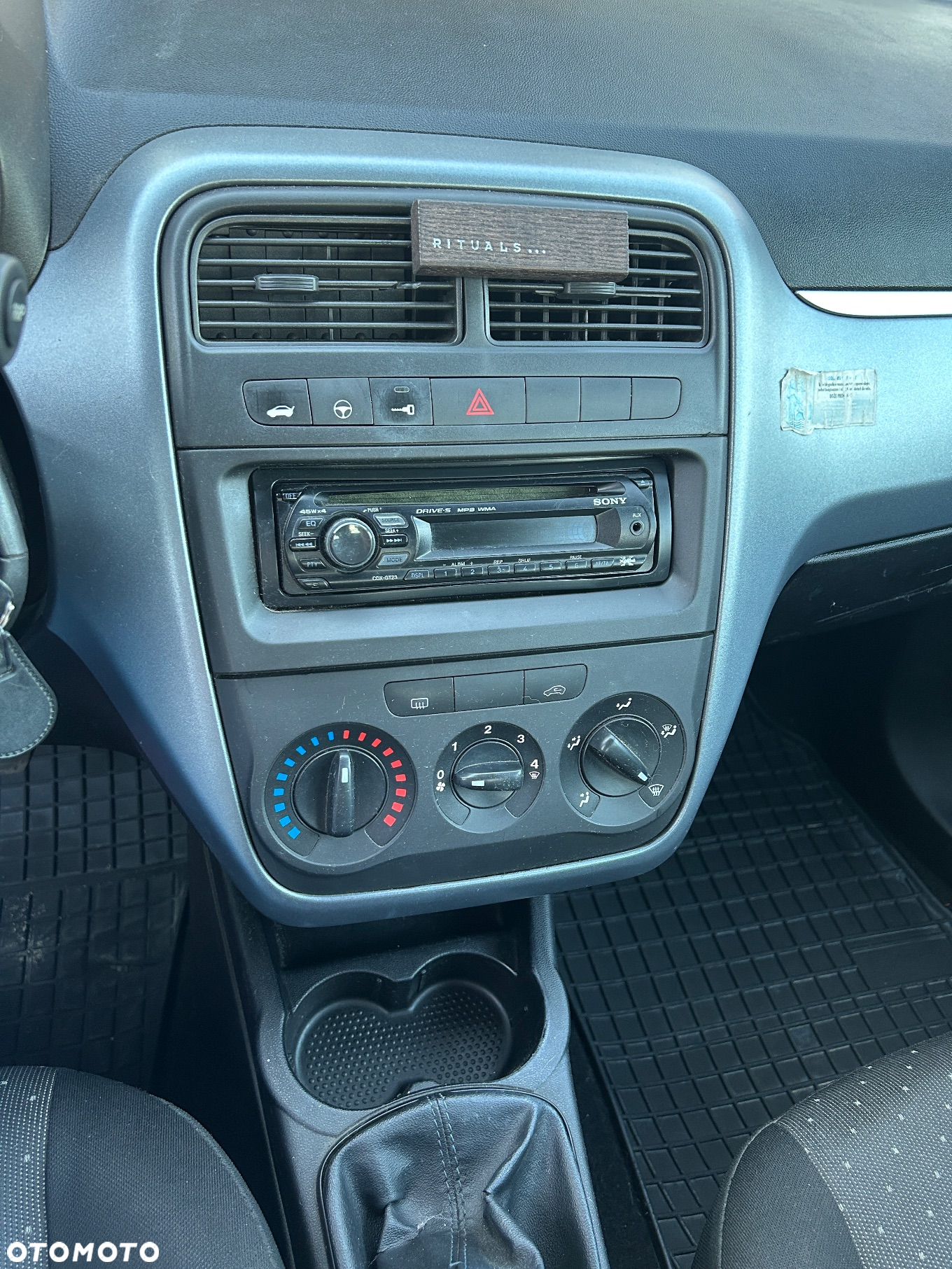 Fiat Grande Punto - 9