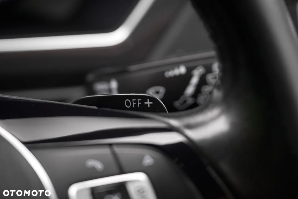 Volkswagen Tiguan - 11