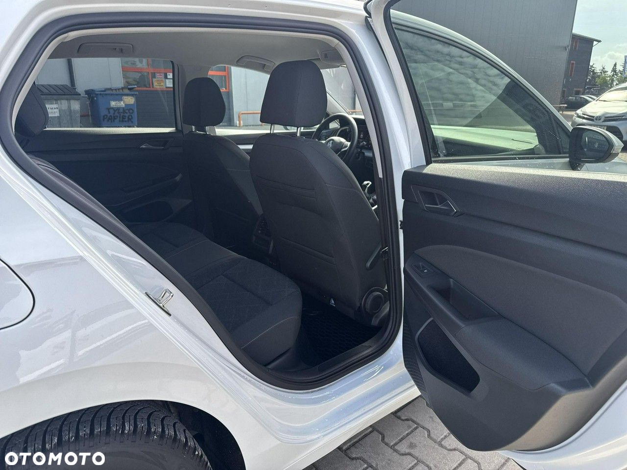 Volkswagen Golf VIII 1.5 TSI EVO Life - 17