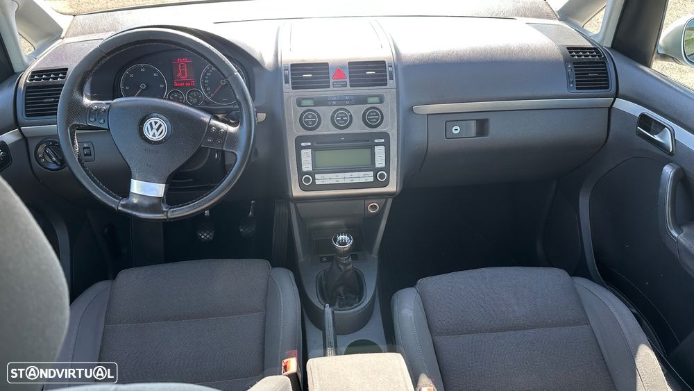 VW Touran 1.9 TDi Highline BlueM. 7L - 24
