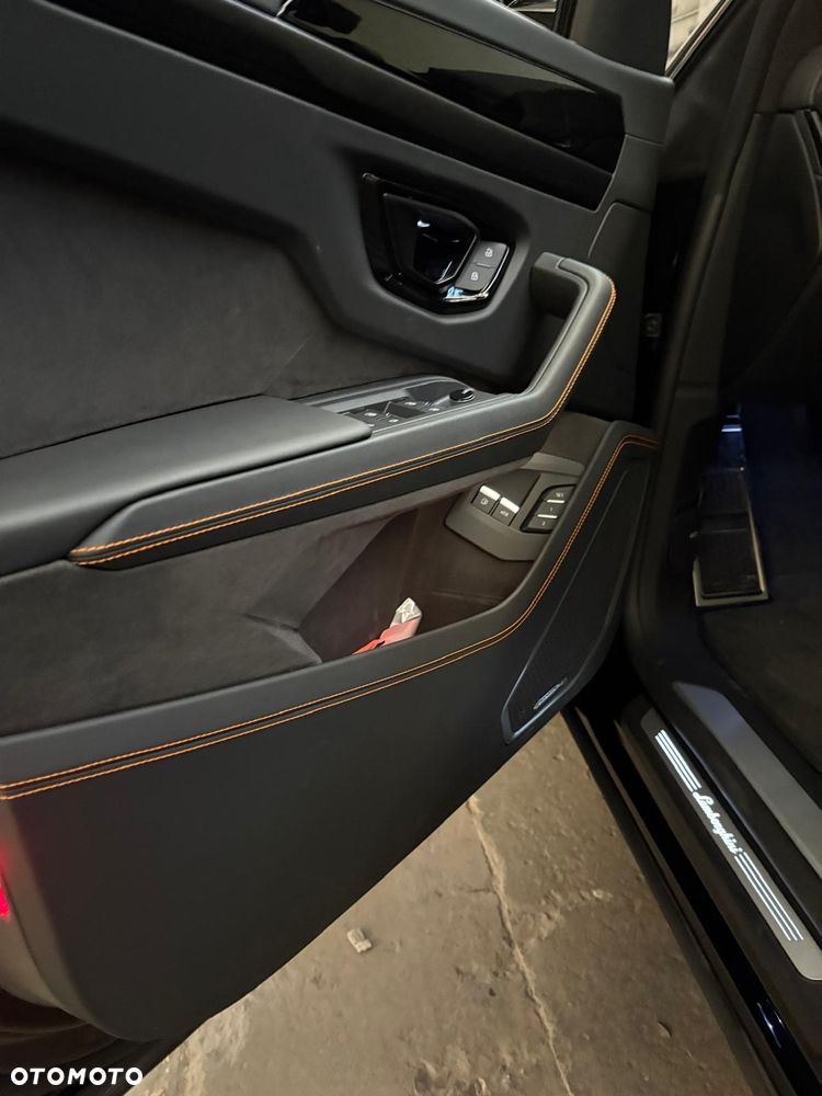 Lamborghini Urus - 8