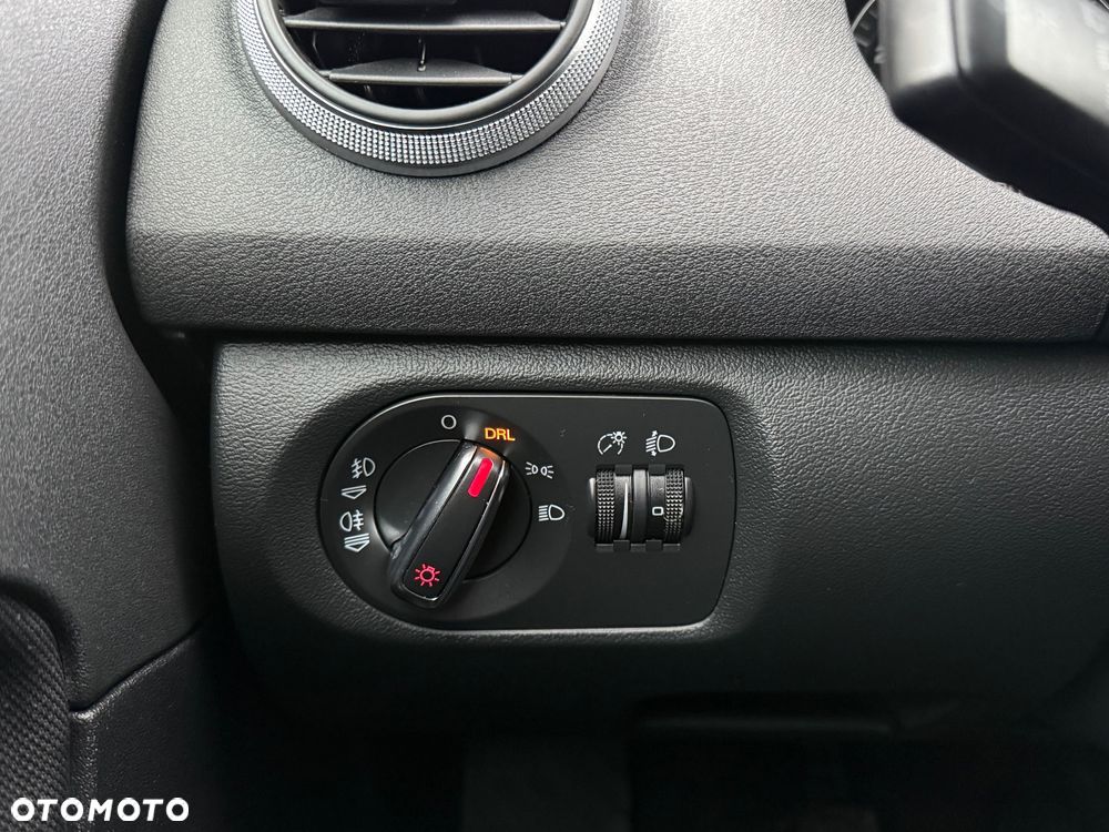 Audi A3 Sportback 1.8 TFSI Ambiente - 29