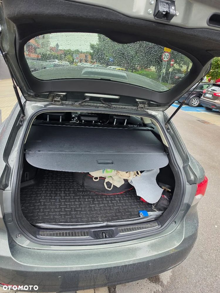 Toyota Avensis 1.8 Sol plus NAVI - 20
