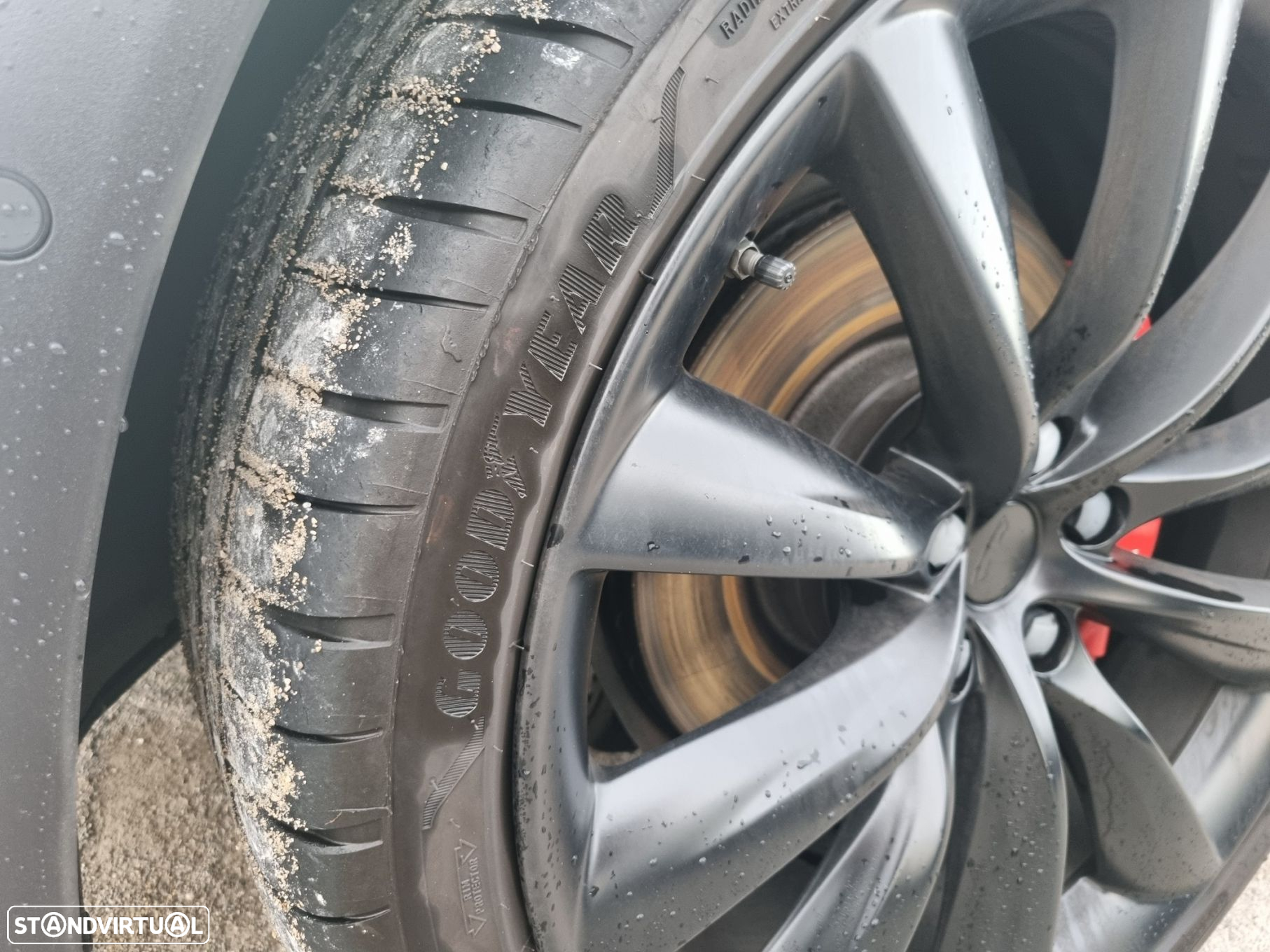 Tesla Model X - 6