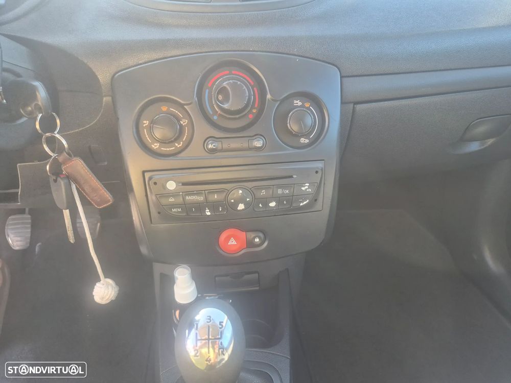 Renault Clio 1.5 DCI - 10