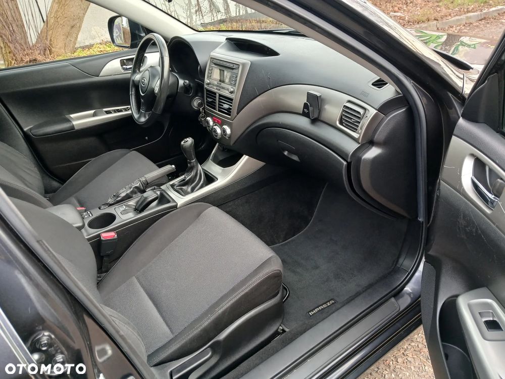 Subaru Impreza 2.0R Active - 8