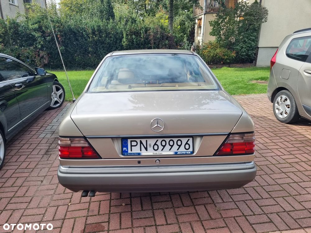 Mercedes-Benz Klasa E 320 - 9