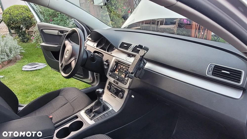Volkswagen Passat 1.6 TDI Comfortline - 5