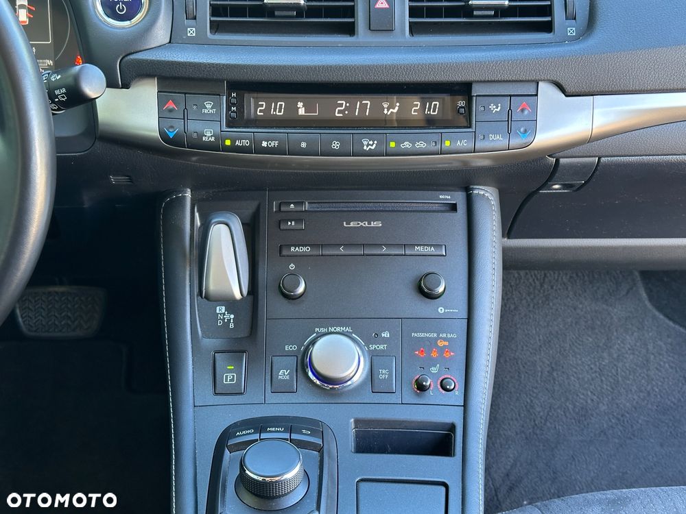 Lexus CT 200h Prestige - 19