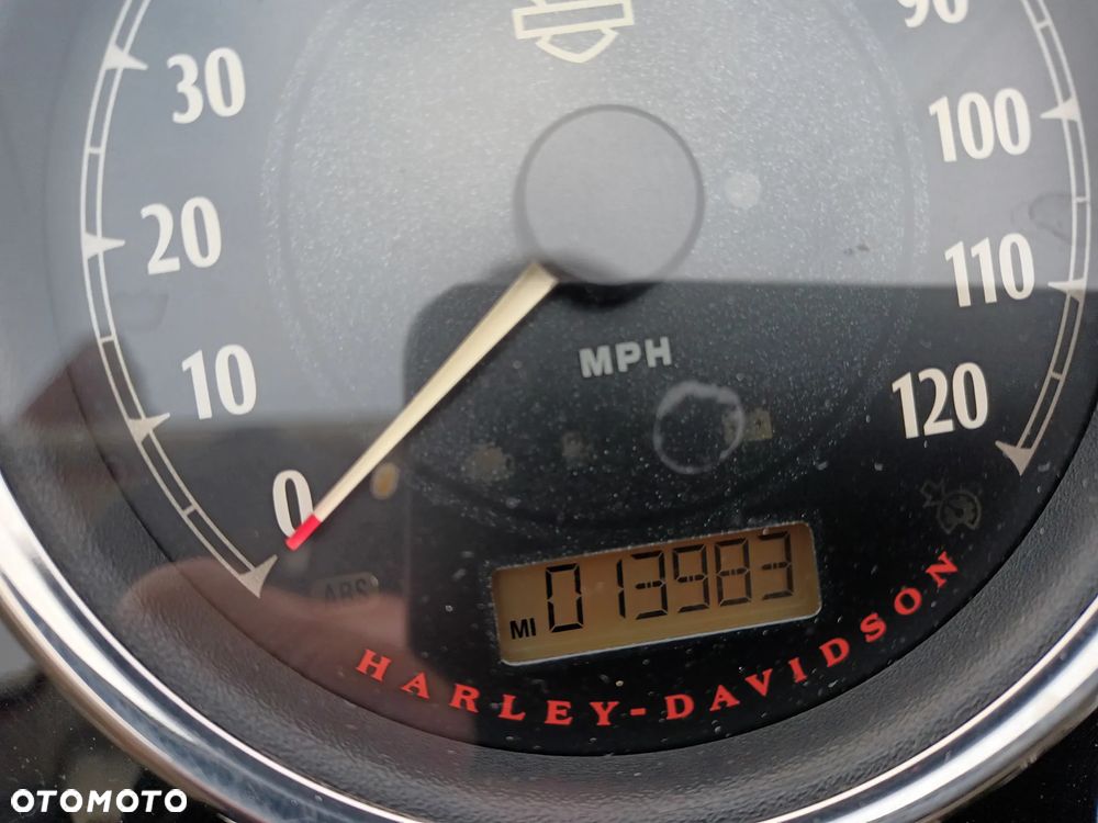 Harley-Davidson Dyna Fat Bob - 11