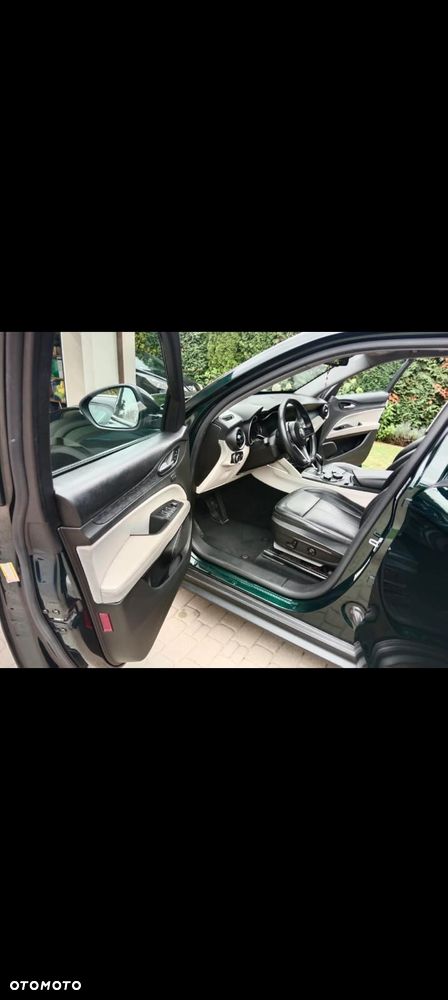 Alfa Romeo Stelvio - 6