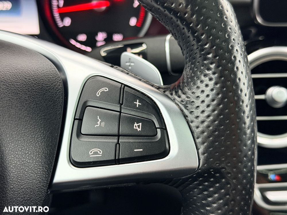 Mercedes-Benz GLC 250 4Matic 9G-TRONIC AMG Line - 25