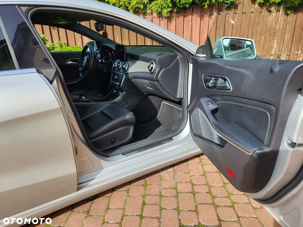 Mercedes-Benz CLA 250 7G-DCT - 6