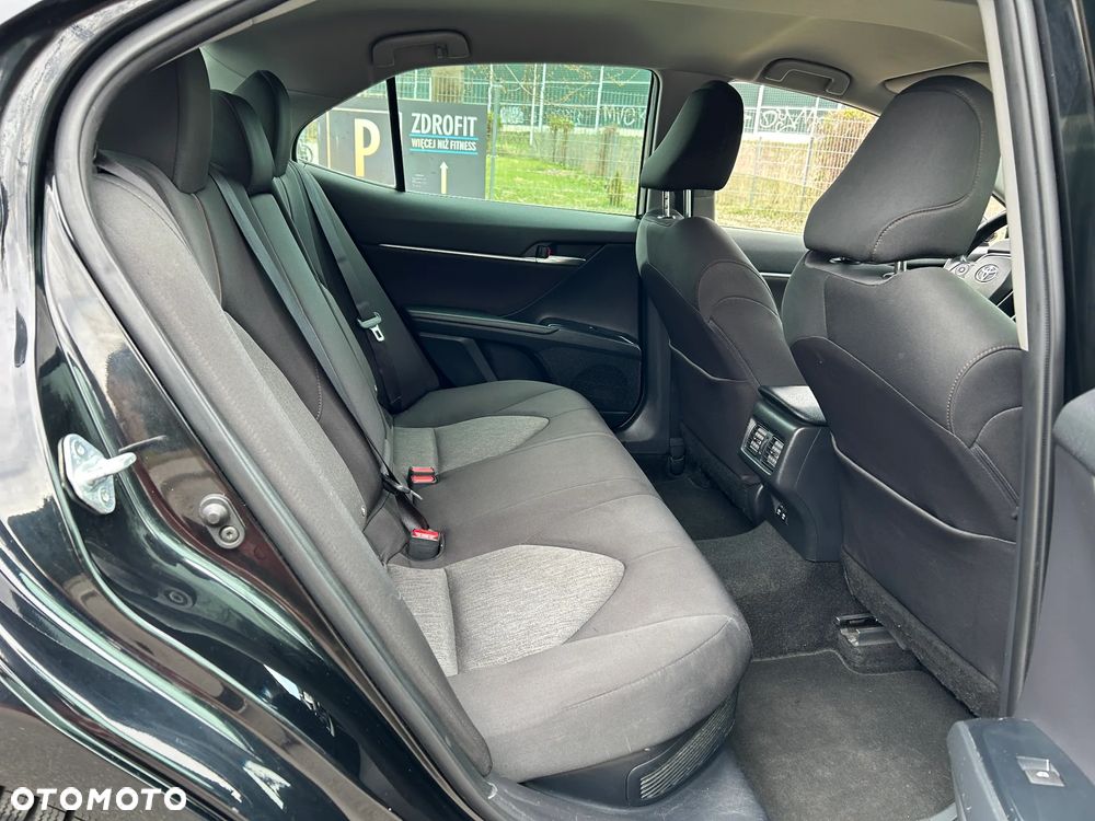 Toyota Camry 2.5 Hybrid Comfort CVT - 24