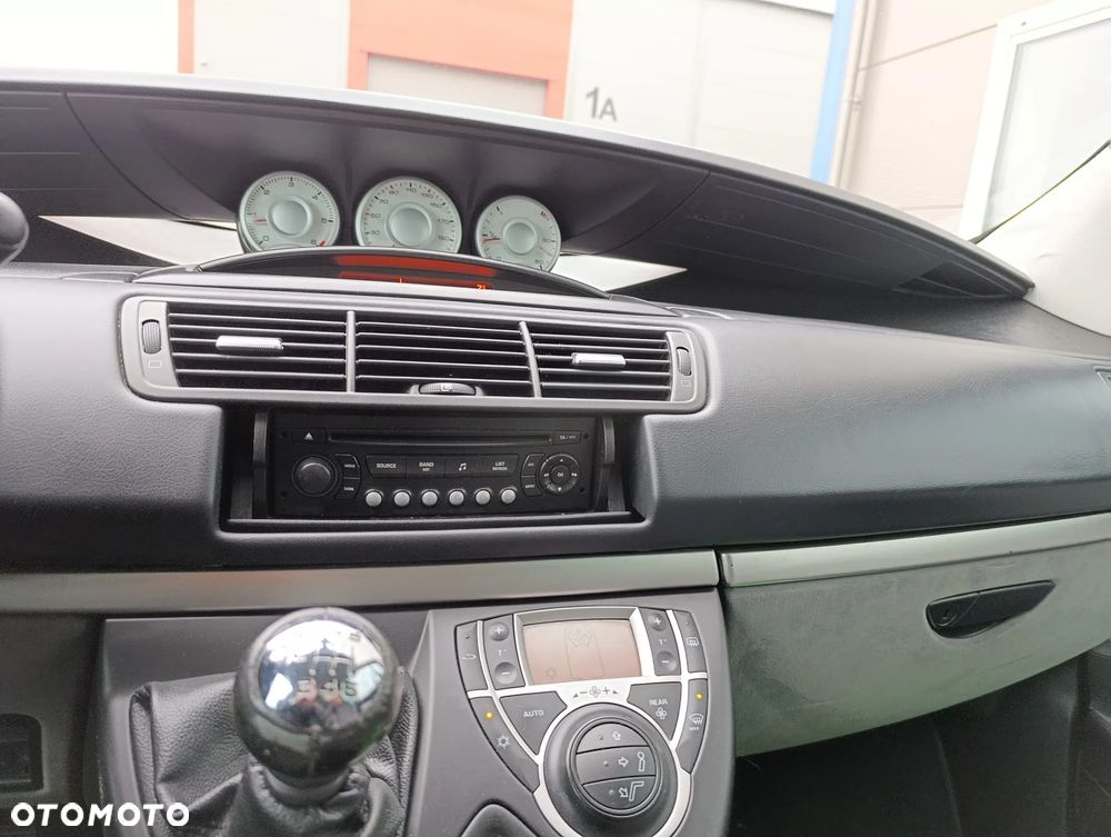 Peugeot 807 HDi 135 Family - 14