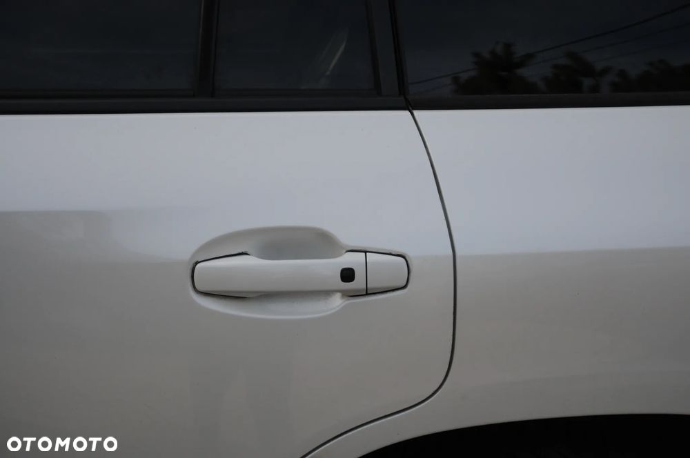 Toyota Land Cruiser - 39