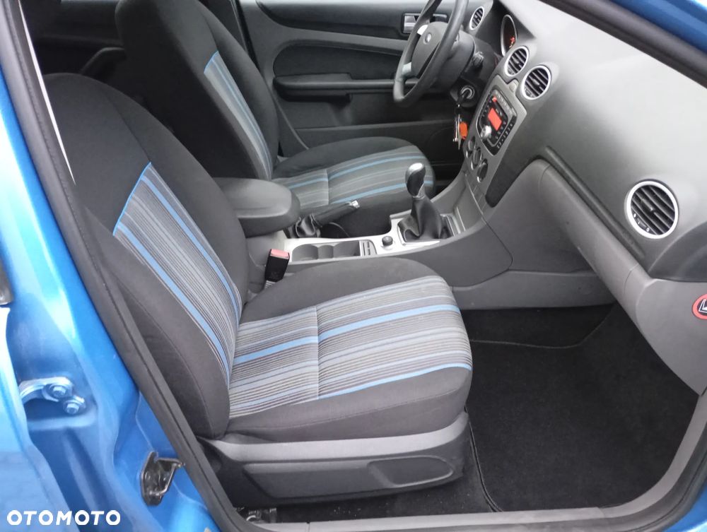 Ford Focus 1.6 16V Trend - 31