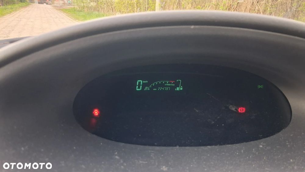 Na części Toyota Yaris I LIFT P1 silnik 1.0 1SZ-FE VVY-i lakier 1D2 skrzynia maska zderzak drzwi klapa szyba fotel kanapa lusterko lampa deska GWARANCJA !!! Przód Tył Zestaw Komplet Drzwi Klapa Zderzak Błotnik Maska Grill Atrapa Szyba Pas Lampa Lusterko Boczki Fotel Kanapa Kokpit Deska Rozdzielcza Przełącznik Włącznik Sterownik Przewody Wiązka Instalacja Moduł Komputer Czujnik Listwa Pompa Alternator Wtryski Głowica Rozrusznik Kompresor Sprzęgło Dwumas Silnik  Skrzynia ABS Klimatyzacji Paliwa Wspomagania Kolektor Turbina Przepustnica Zawór Chłodnica Koło Hak Belka Sanki Zawieszenie Mcpherson Półoś Amortyzator Wydech Tłumik Zacisk Most - 13