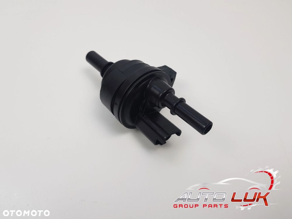 Zawór podciśnienia Citroen C3 C4 Cactus 1.2 Turbo 8200584324 - 1
