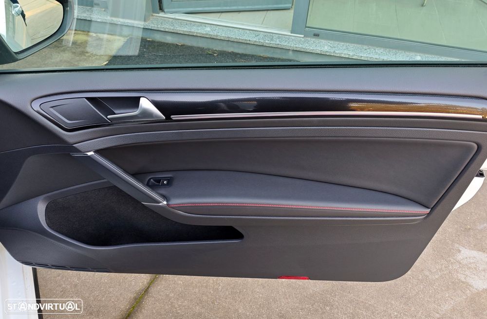 VW Golf 2.0 TSi GTi - 27