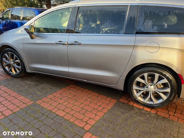 Chrysler Pacifica - 10