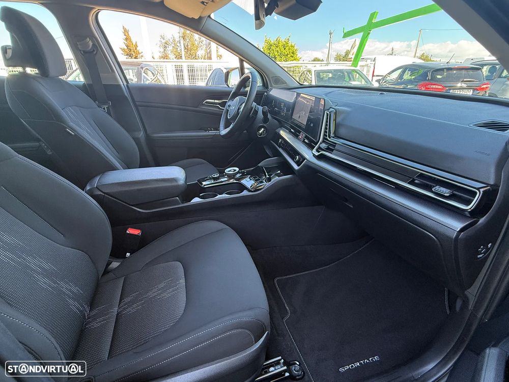 Kia Sportage 1.6 T-GDi HEV Tech - 37