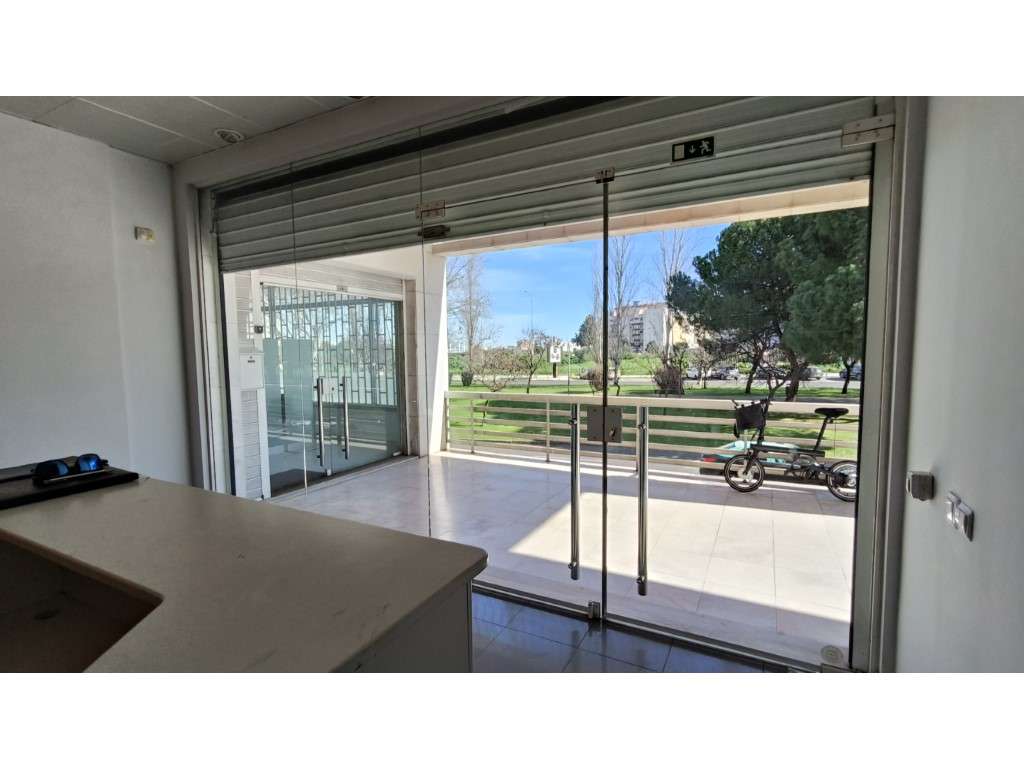Loja Comercial para venda em Areeiro - Lisboa - Grande imagem: 3/39