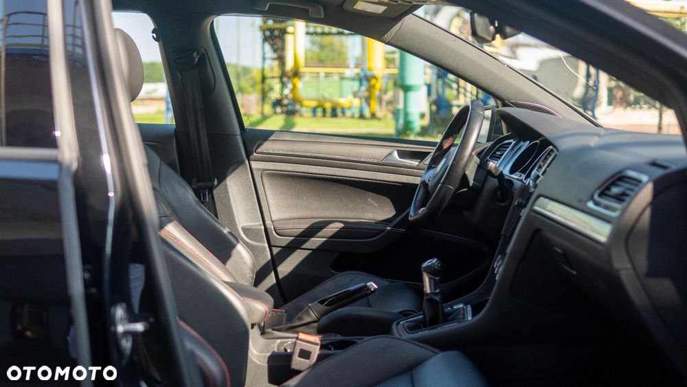 Volkswagen Golf GTI (BlueMotion Technology) Performance - 18