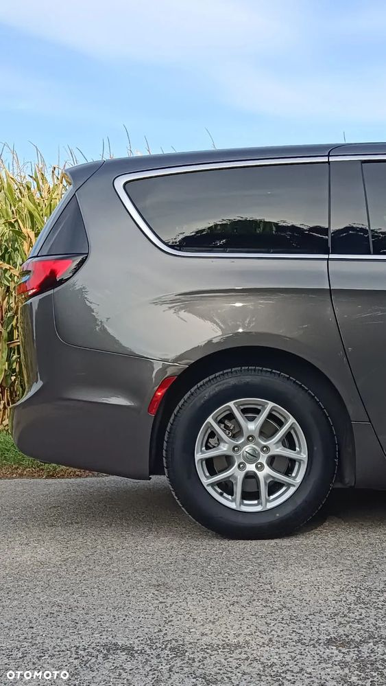 Chrysler Pacifica - 6