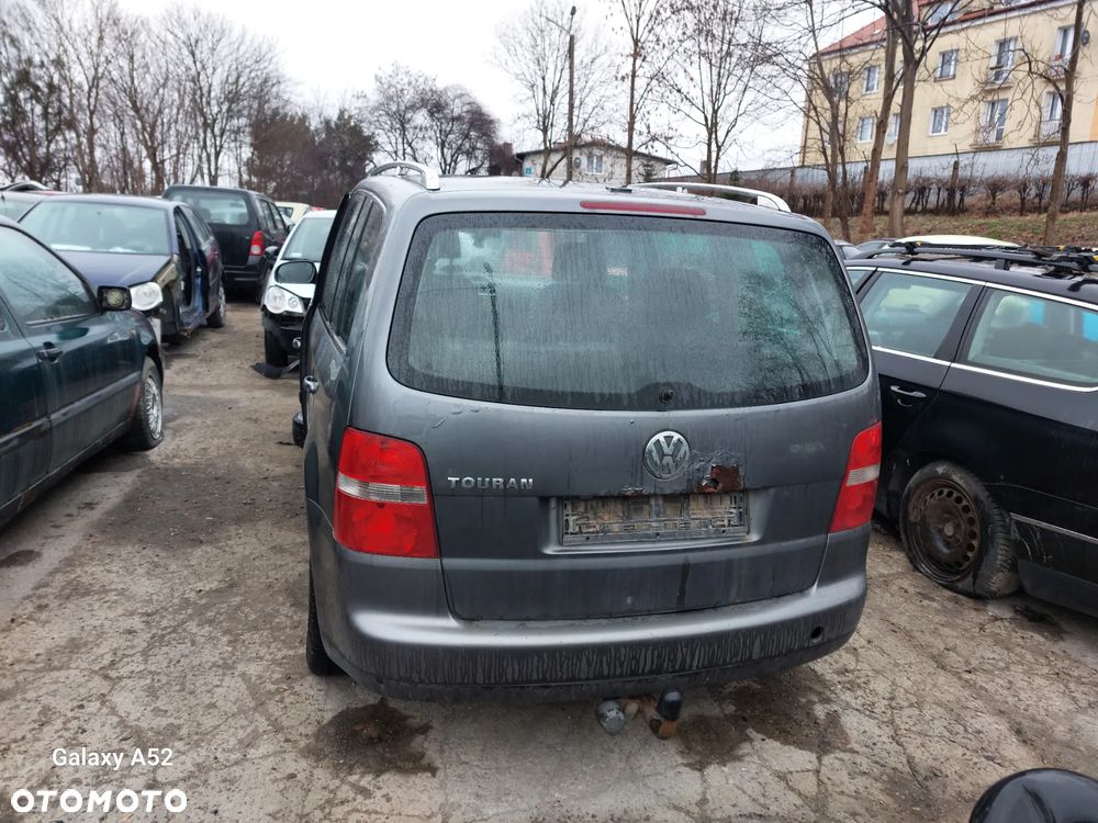 Zderzak VW TOURAN 2,0D 04R. maska,drzwi,lampy,klapa.... - 3
