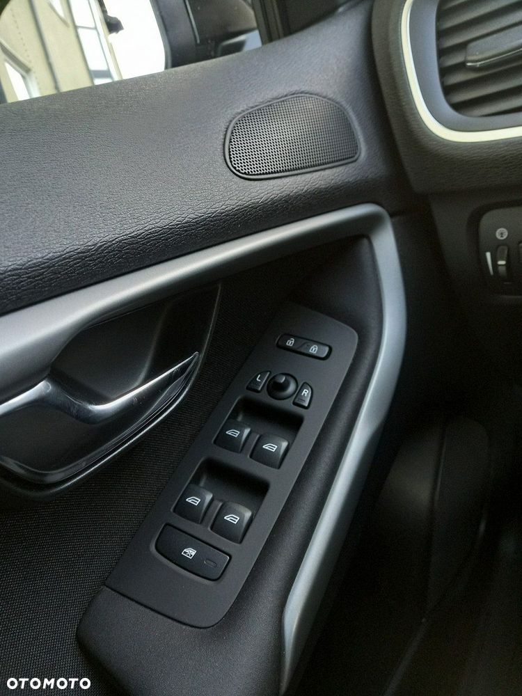 Volvo V40 D2 Kinetic - 34