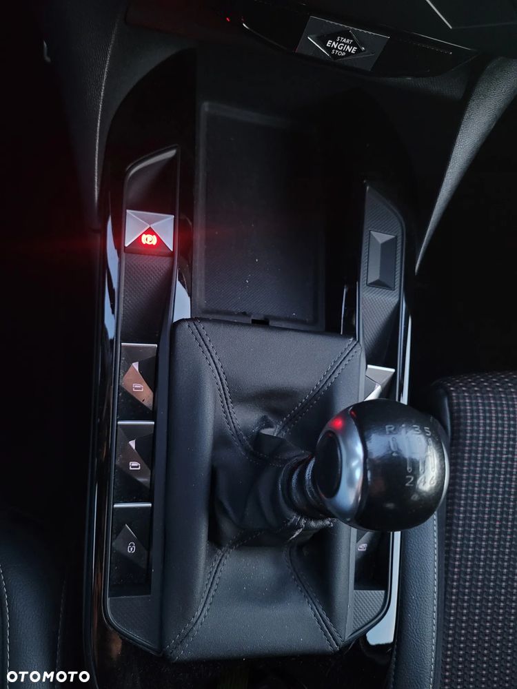 Citroën DS3 Crossback PureTech 100 PERFORMANCE LINE - 15