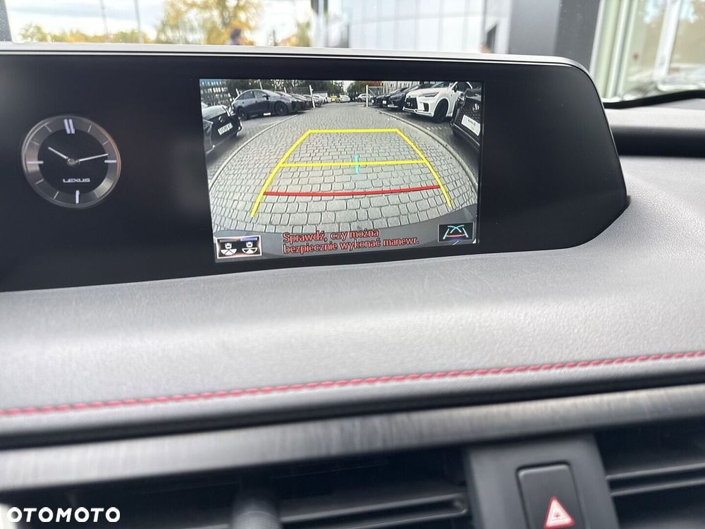 Lexus UX - 16