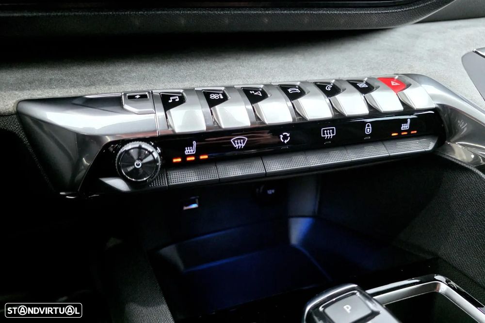 Peugeot 3008 1.6 Hybrid GT Pack e-EAT8 - 28