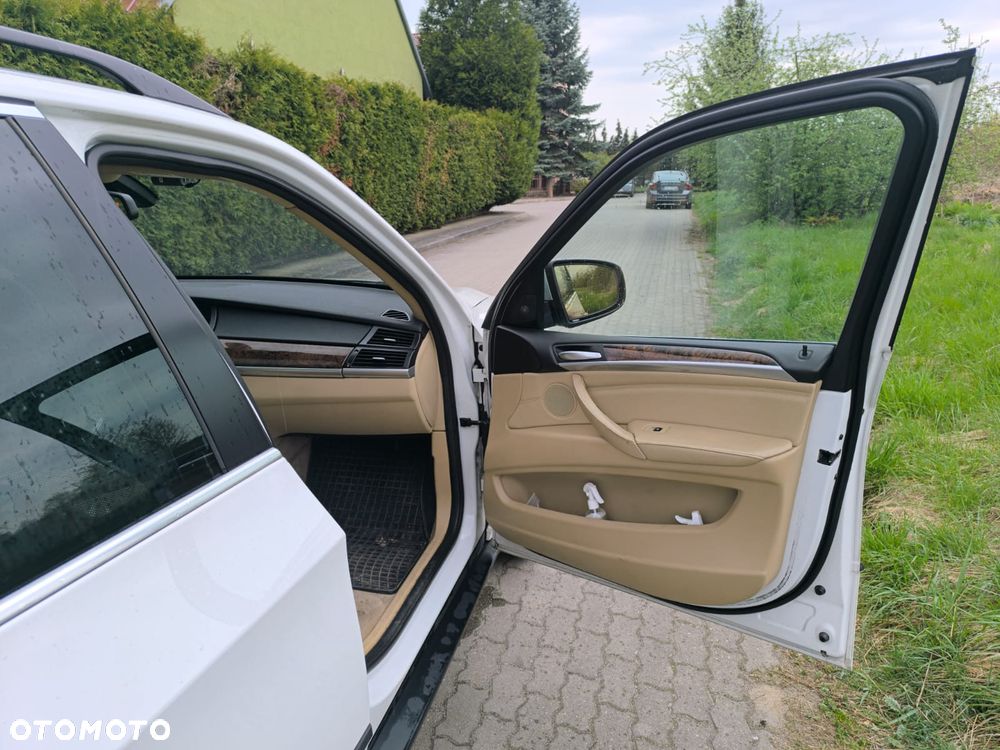 BMW X5 4.8i xDrive - 5