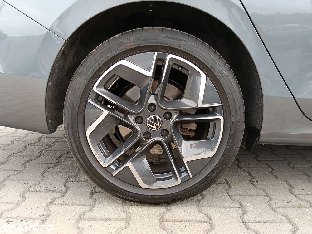 Volkswagen Passat - 17