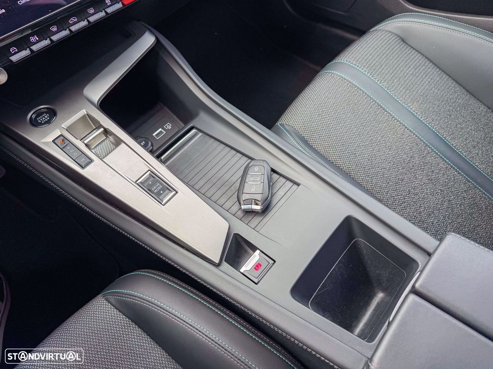 Peugeot 308 1.5 BlueHDi Allure Pack EAT8 - 19