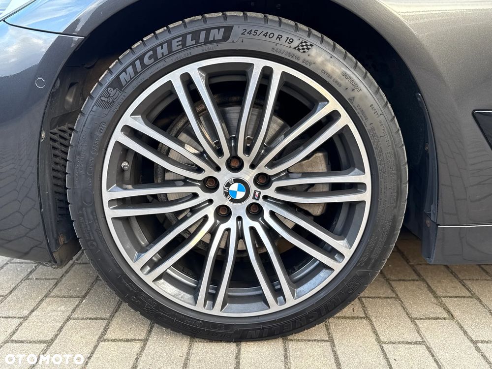 BMW Seria 5 520d xDrive M Sport sport - 35