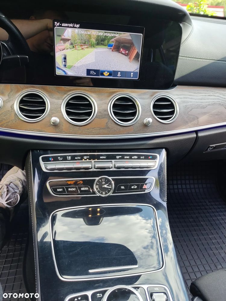 Mercedes-Benz Klasa E 220 d 9G-TRONIC - 18