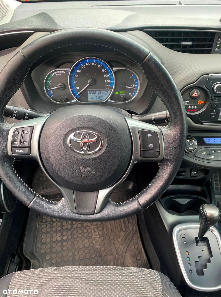 Toyota Yaris Hybrid 100 Active EU6 - 16