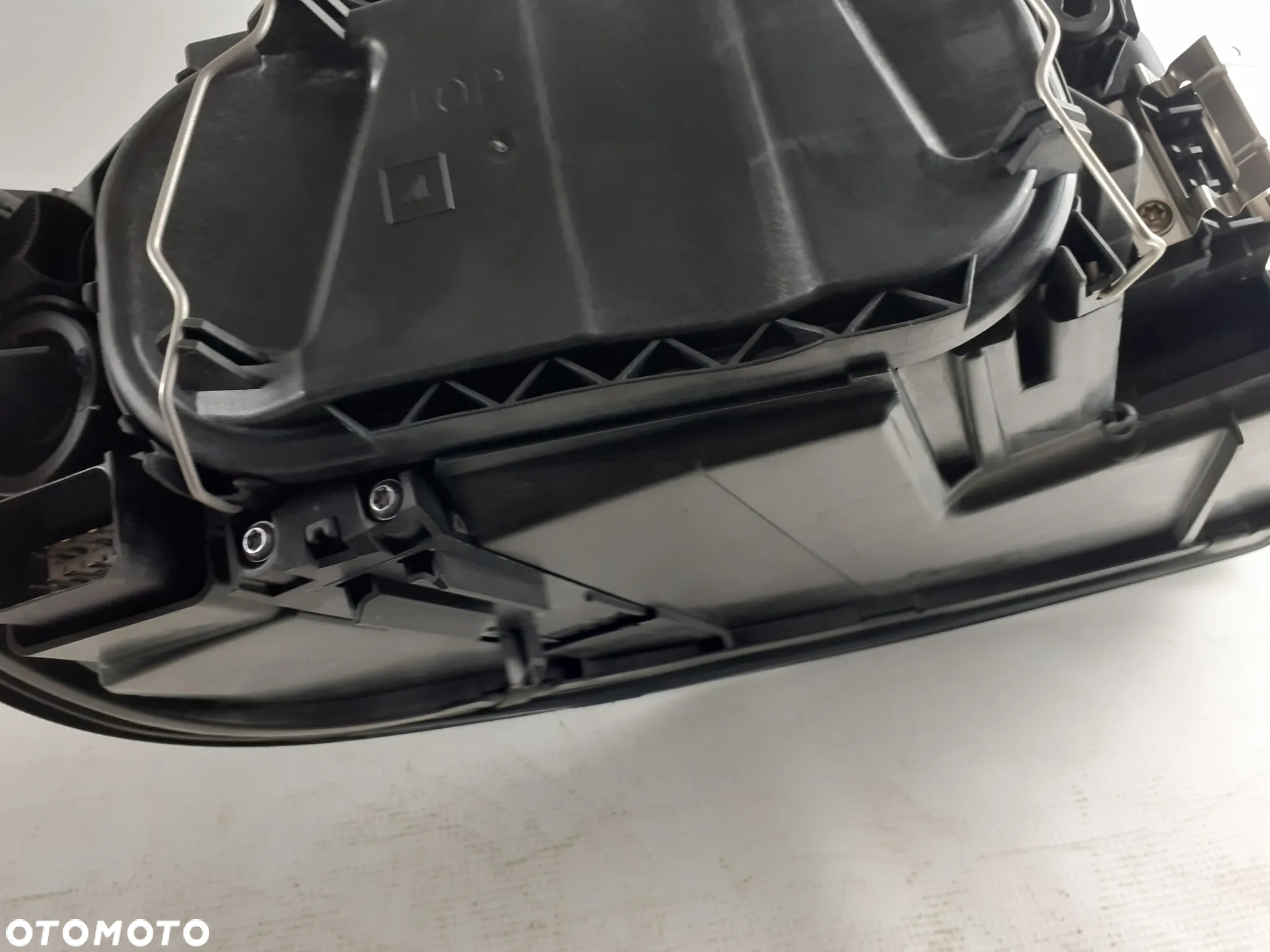 Volvo C70 06-13r Lampa lewa xenon - 8